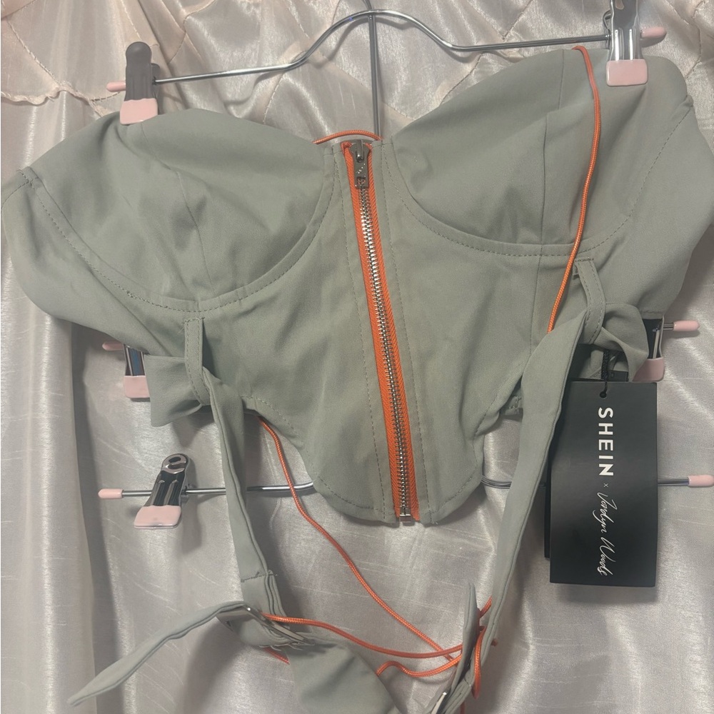 SHEINx Jordyn Woods Green Crop Top with Orange Zipper Detail